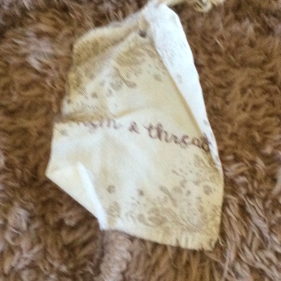 New hem and thread Jacket - Picture 3 of 4